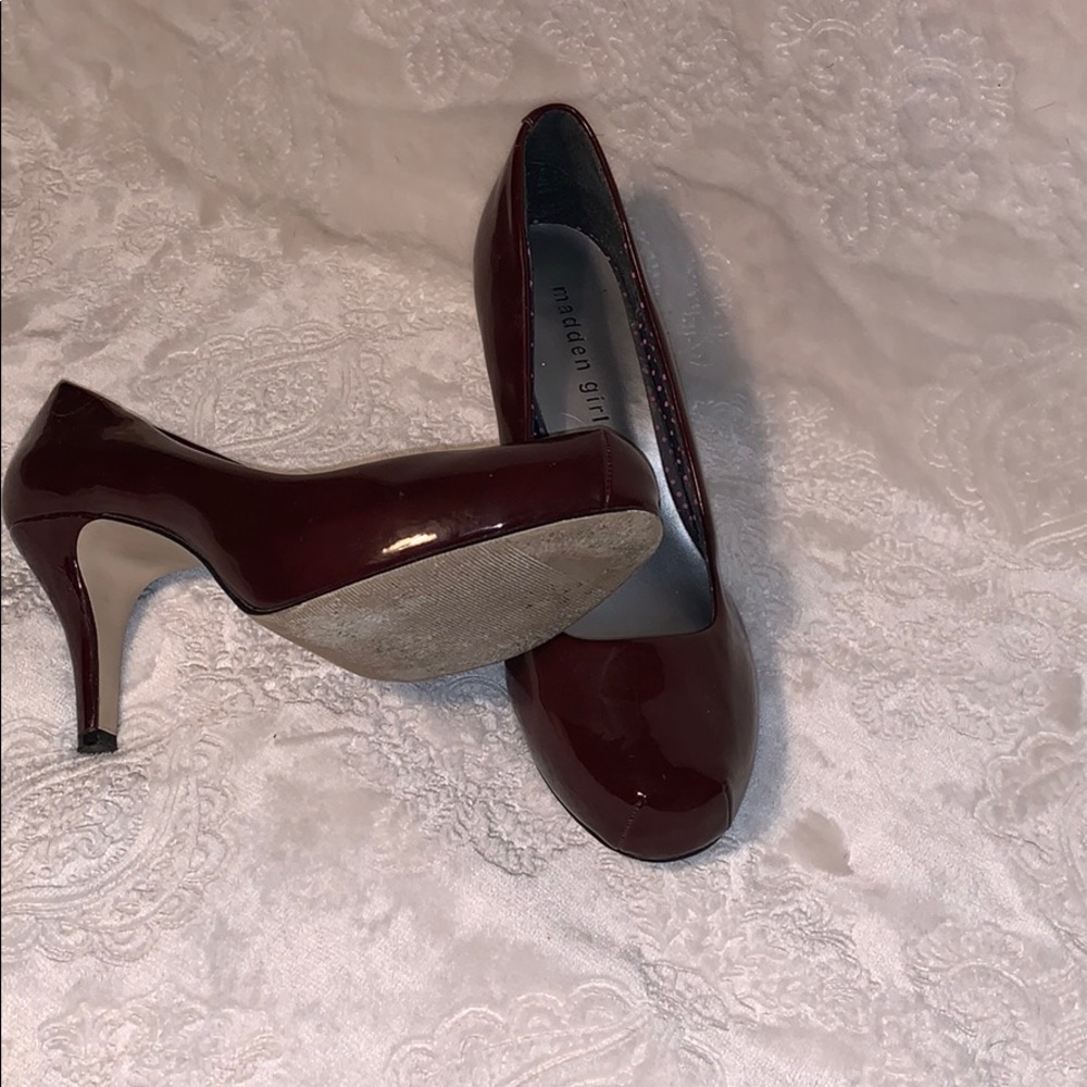 Madden girl size 8 burgundy pumps - Picture 2 of 6